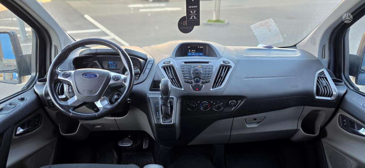 Ford Tourneo Custom - 10