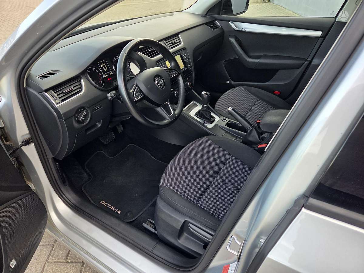 Škoda Octavia - 2