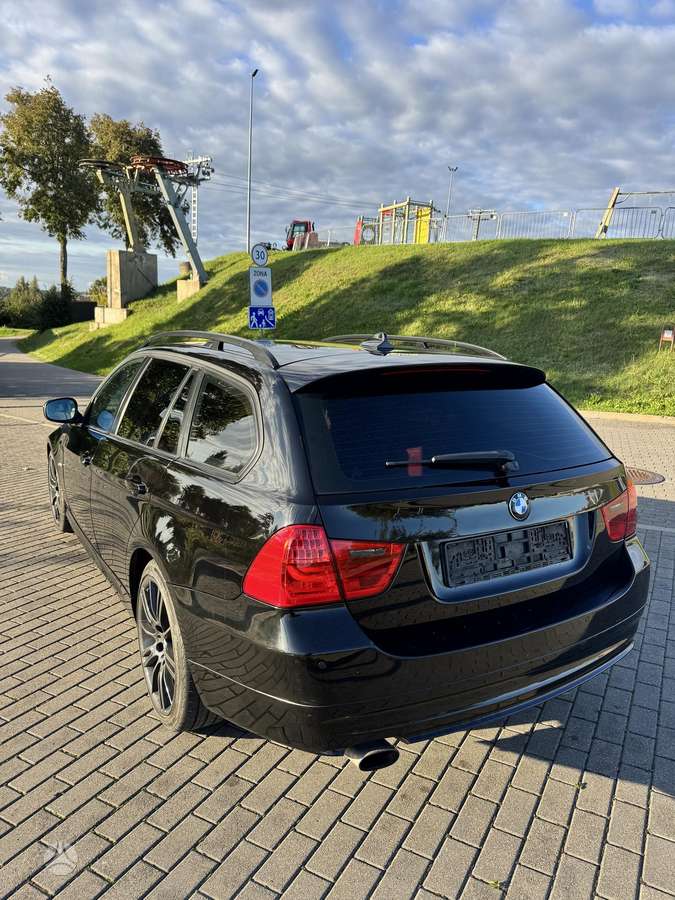 BMW 318, 2.0 l., wagon