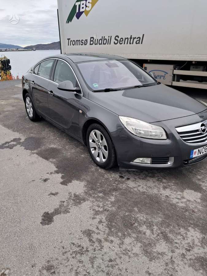 Opel Insignia, 2.0 l., Седан