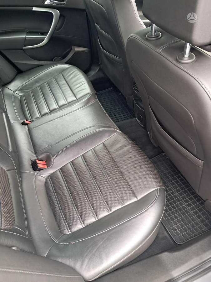 Opel Insignia, 2.0 l., Седан