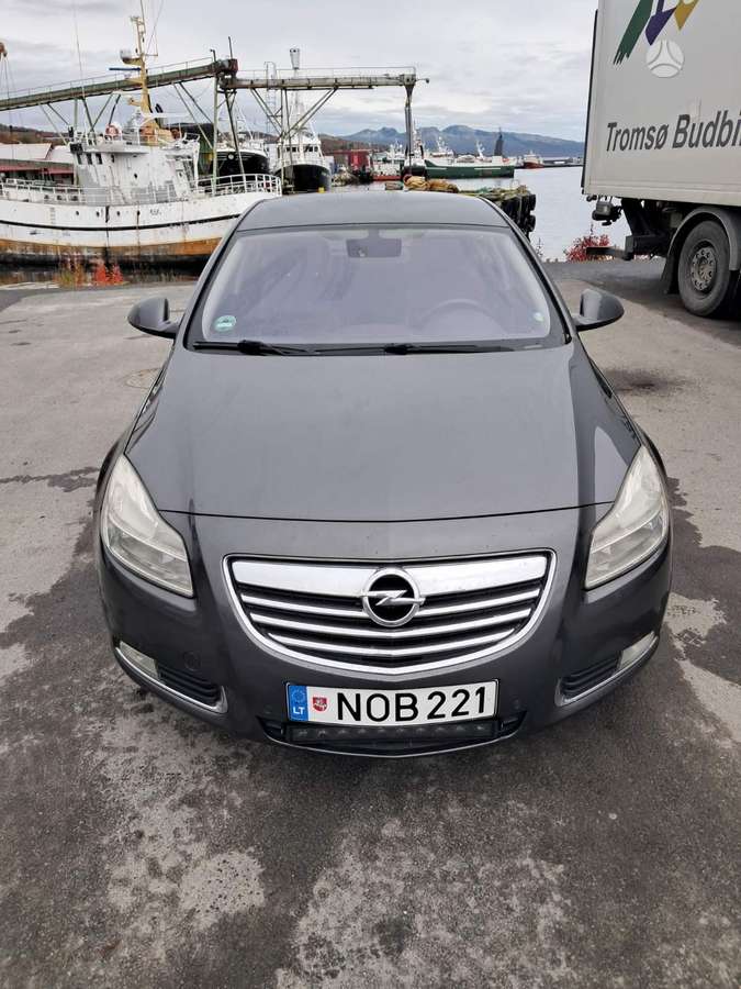 Opel Insignia, 2.0 l., Седан