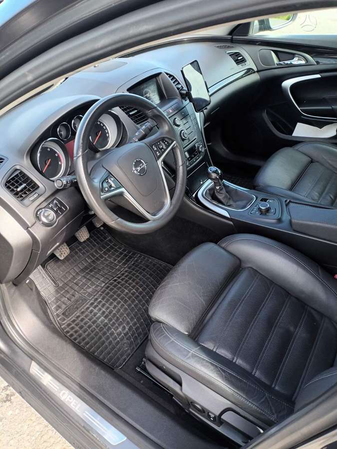 Opel Insignia, 2.0 l., Седан
