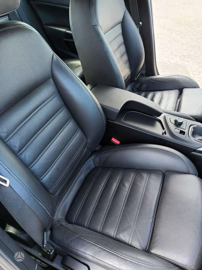 Opel Insignia, 2.0 l., Седан