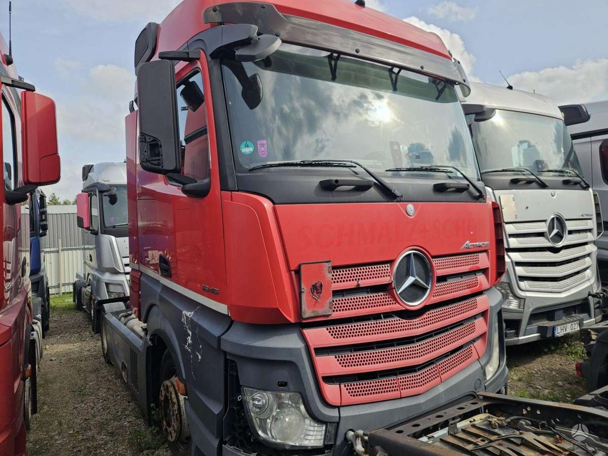 Mercedes-Benz 1845 Retarder Mega, double sleeper