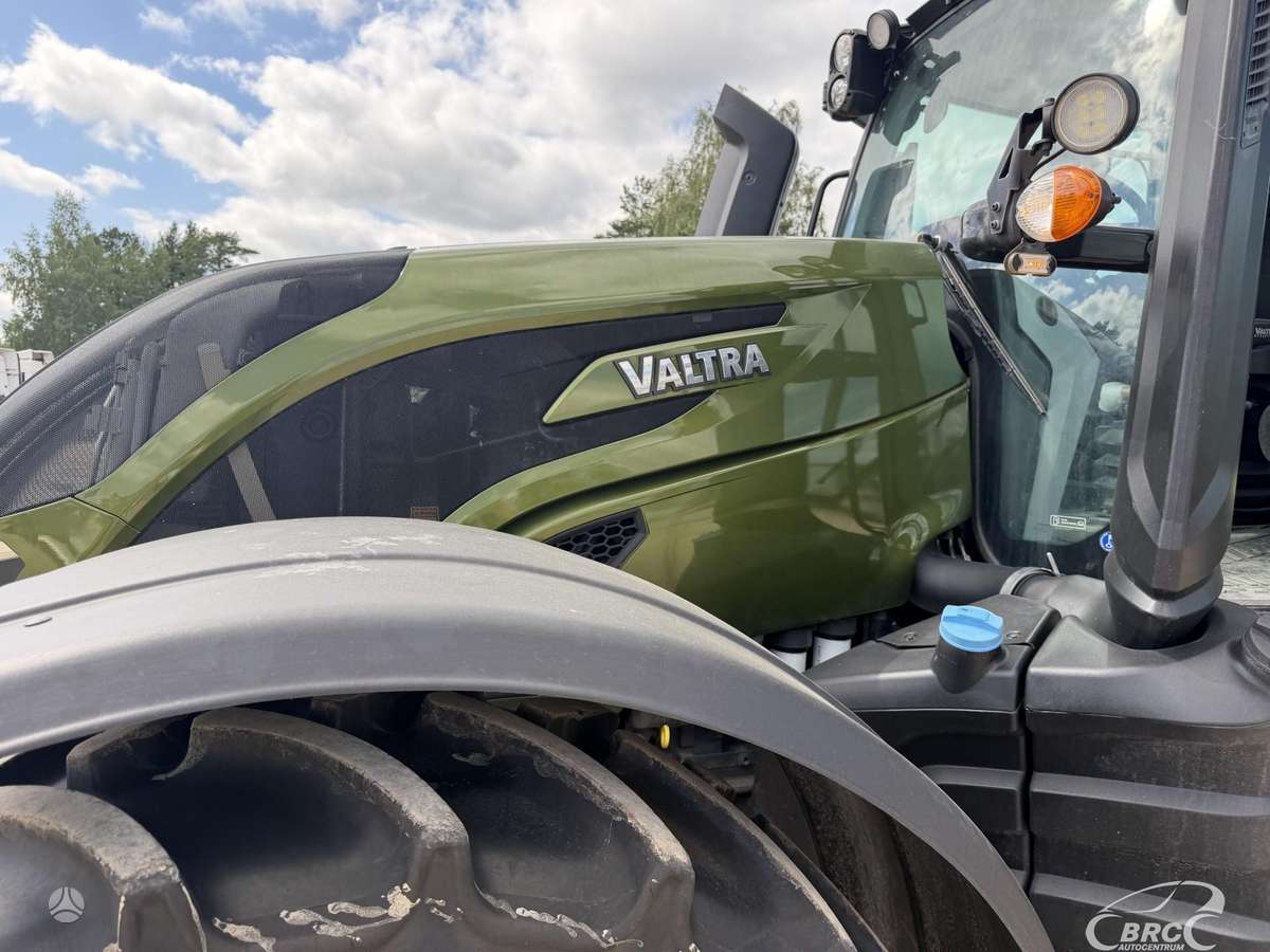 Valtra T235, tractors