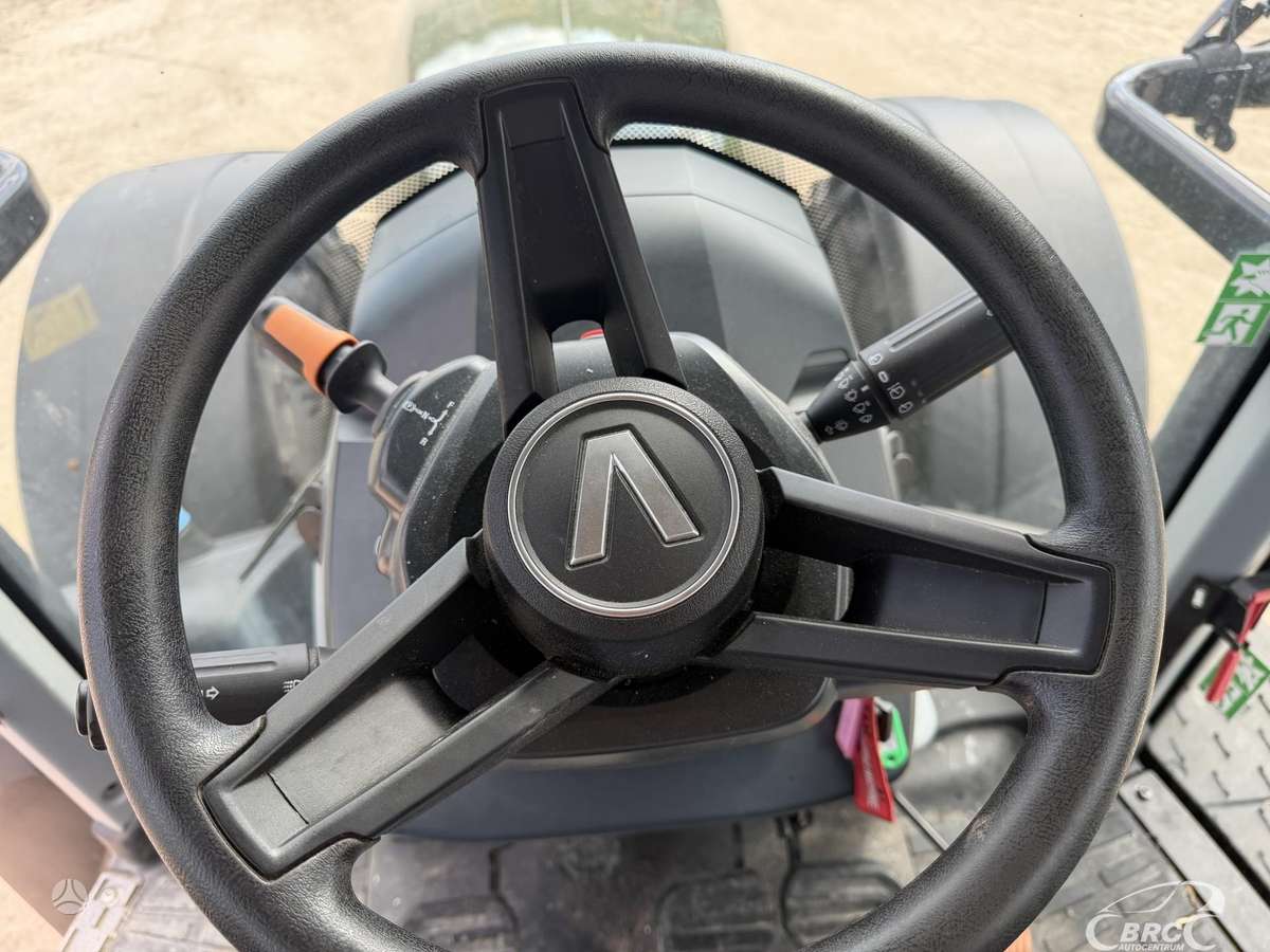 Valtra T235, tractors