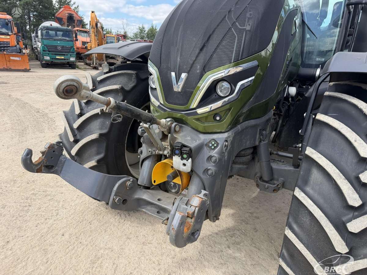 Valtra T235, tractors