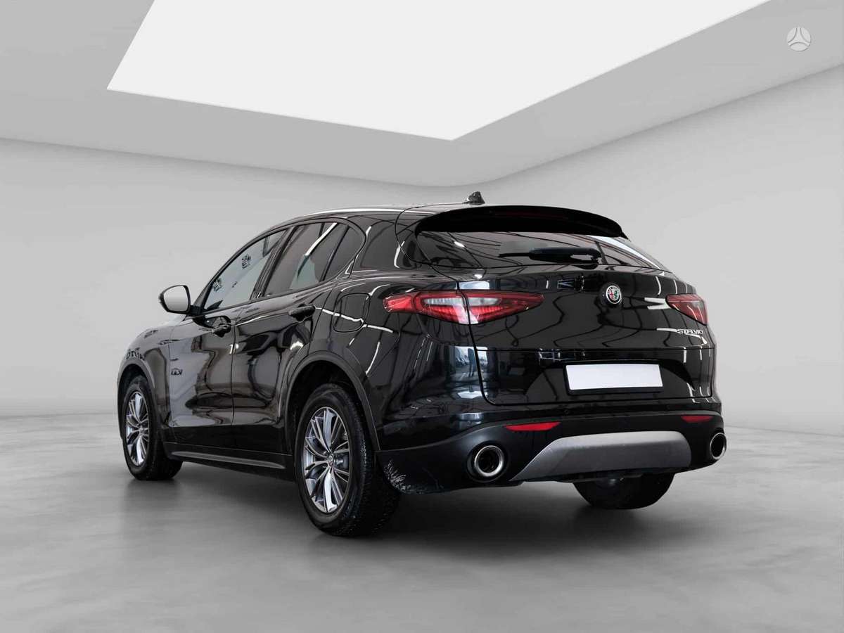 Alfa Romeo Stelvio - 2