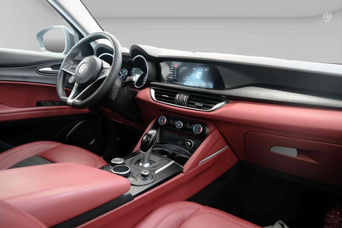 Alfa Romeo Stelvio - 7
