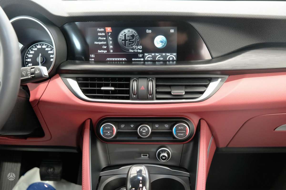 Alfa Romeo Stelvio - 10