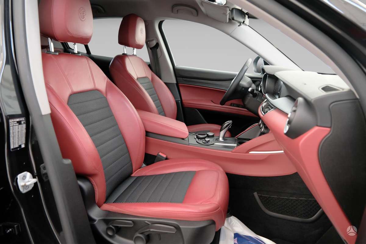 Alfa Romeo Stelvio - 11