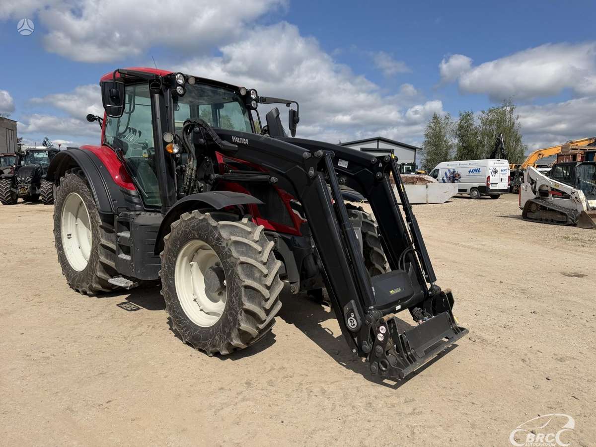 Valtra N155E Frontalinis krautuvas .., tractors