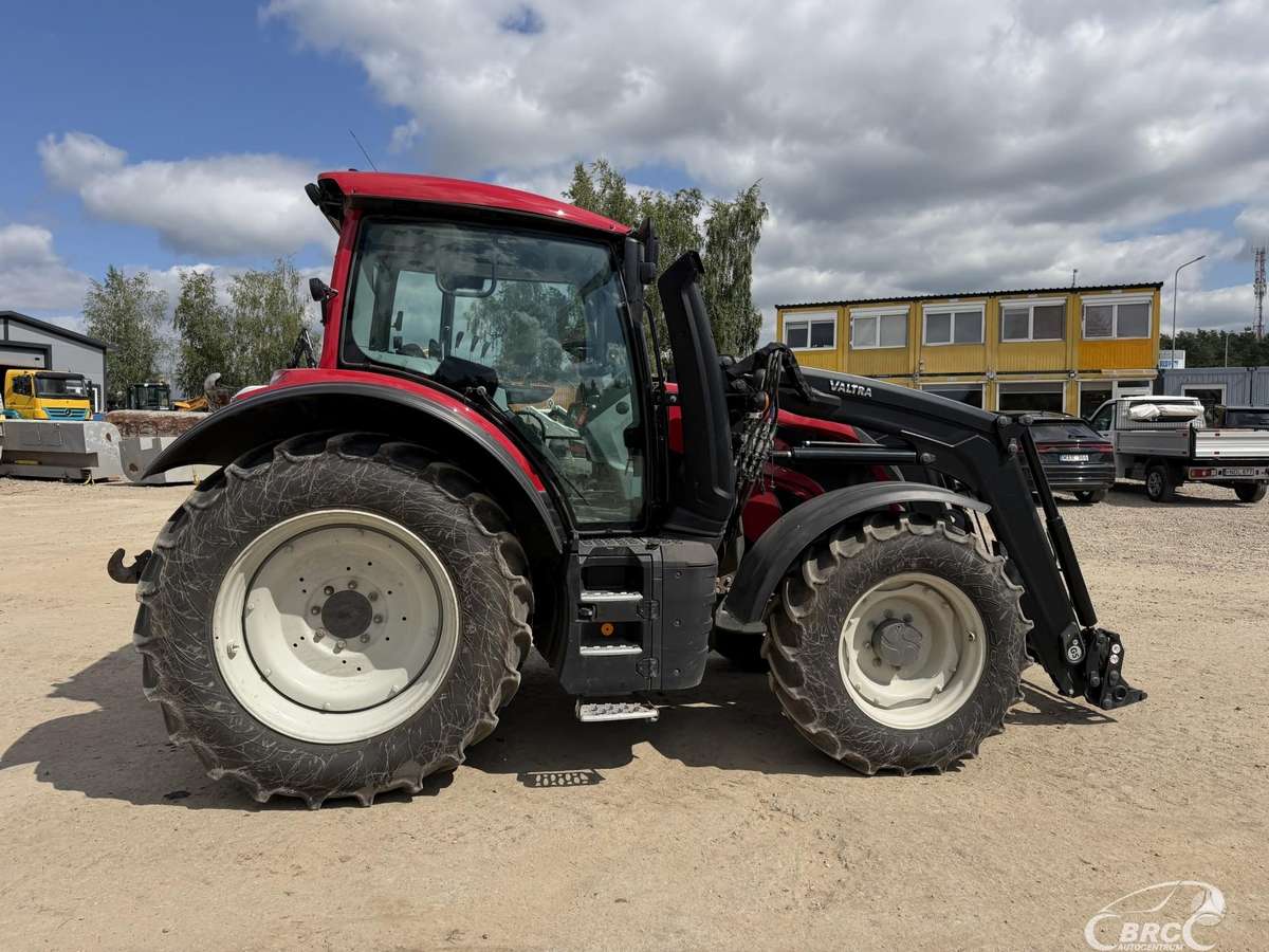 Valtra N155E Frontalinis krautuvas .., tractors