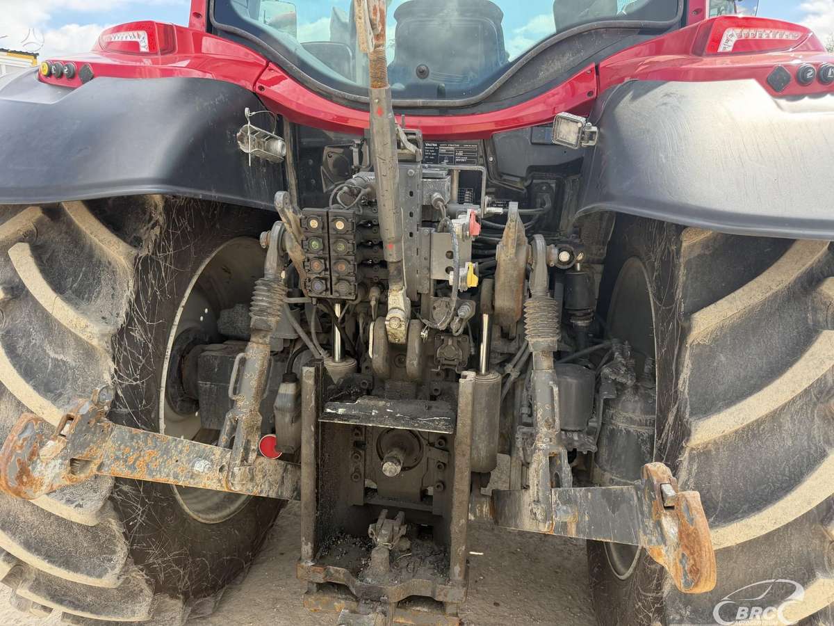 Valtra N155E Frontalinis krautuvas .., tractors