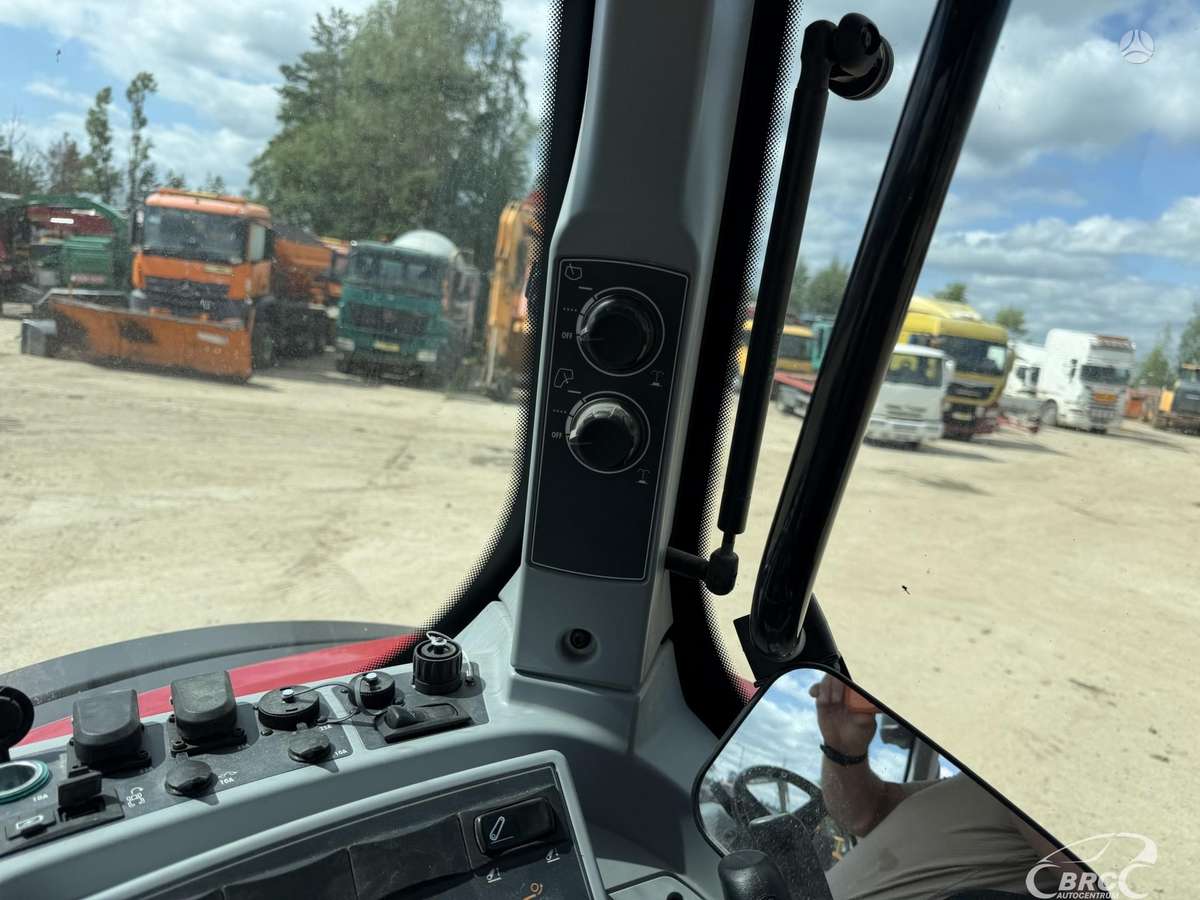 Valtra N155E Frontalinis krautuvas .., tractors