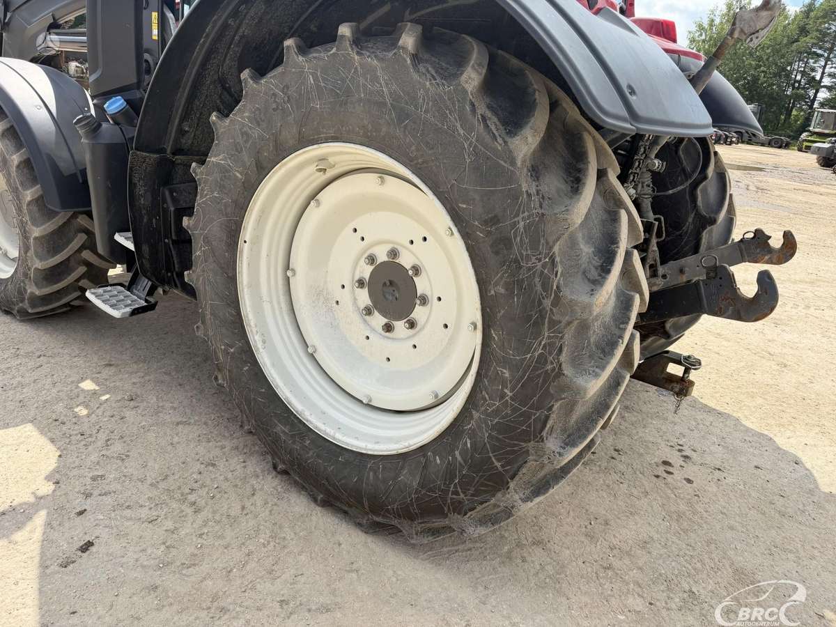 Valtra N155E Frontalinis krautuvas .., tractors