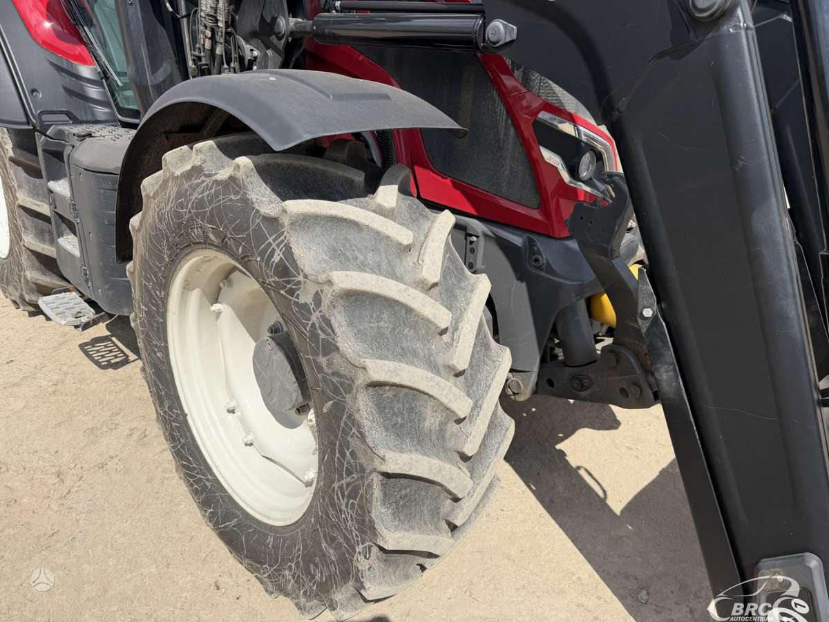 Valtra N155E Frontalinis krautuvas .., tractors