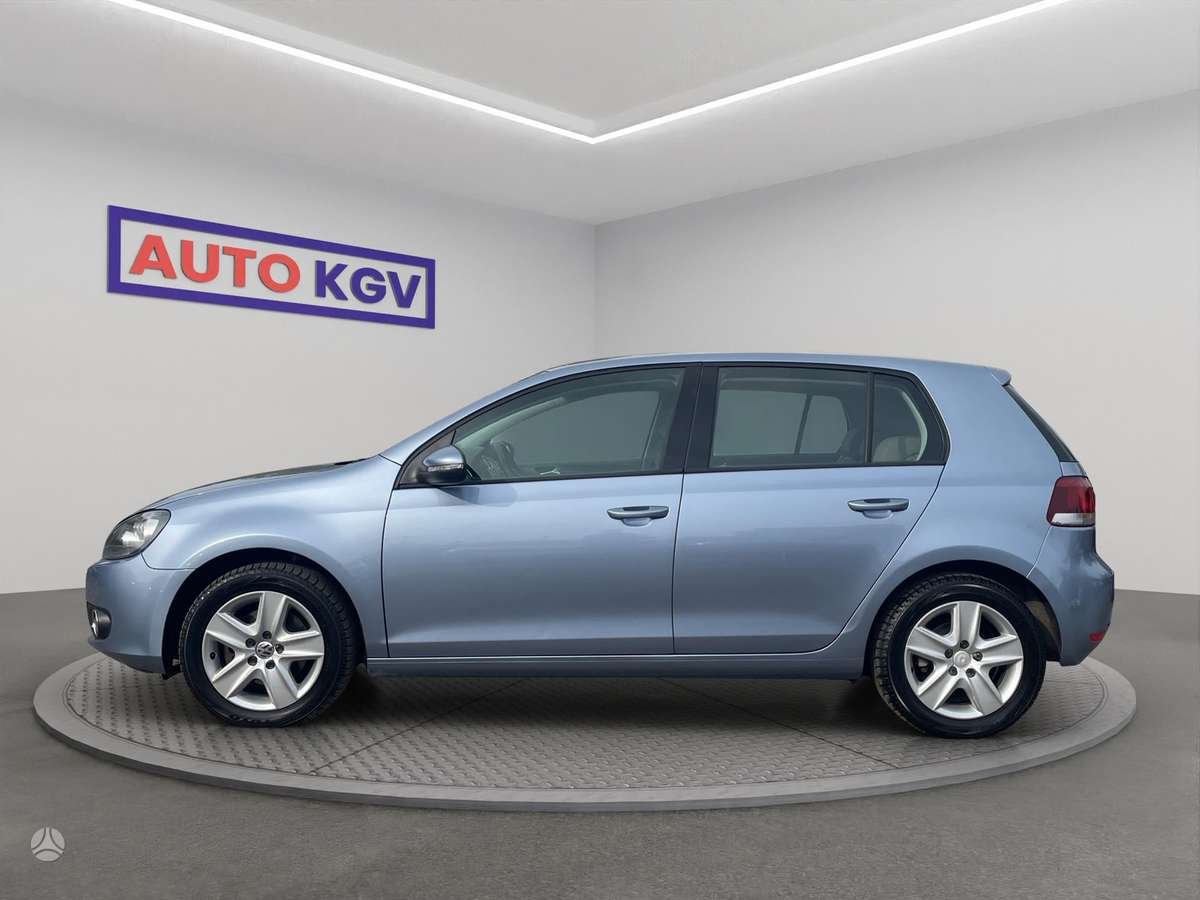 Volkswagen Golf - 2