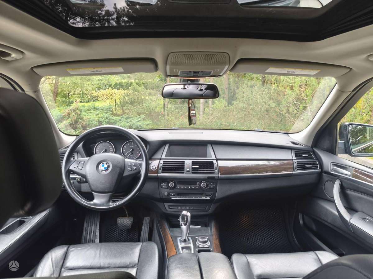 BMW X5, 3.0 l., mpv / minivan