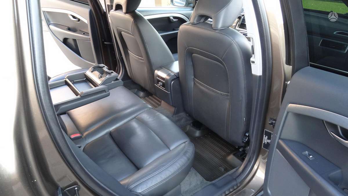 Volvo XC70, 2.4 l., wagon