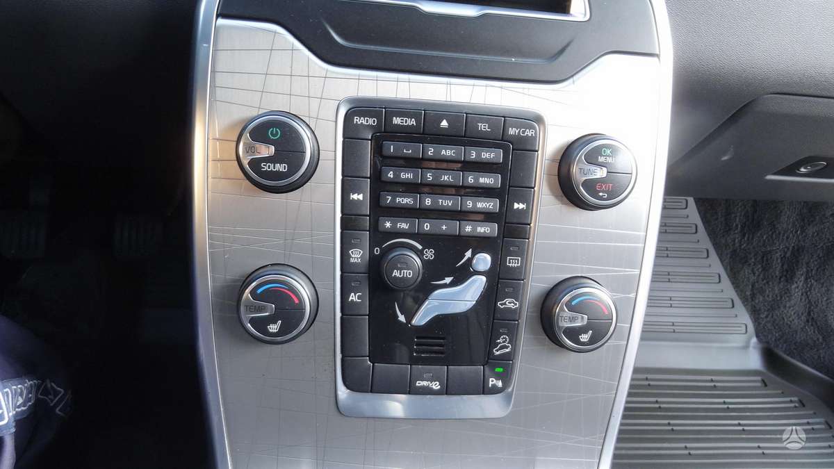 Volvo XC70, 2.4 l., wagon