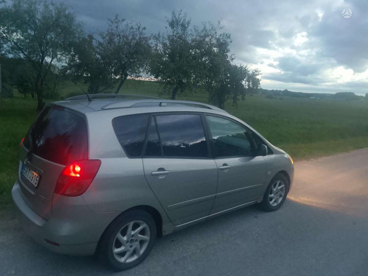 Toyota Corolla Verso - 2