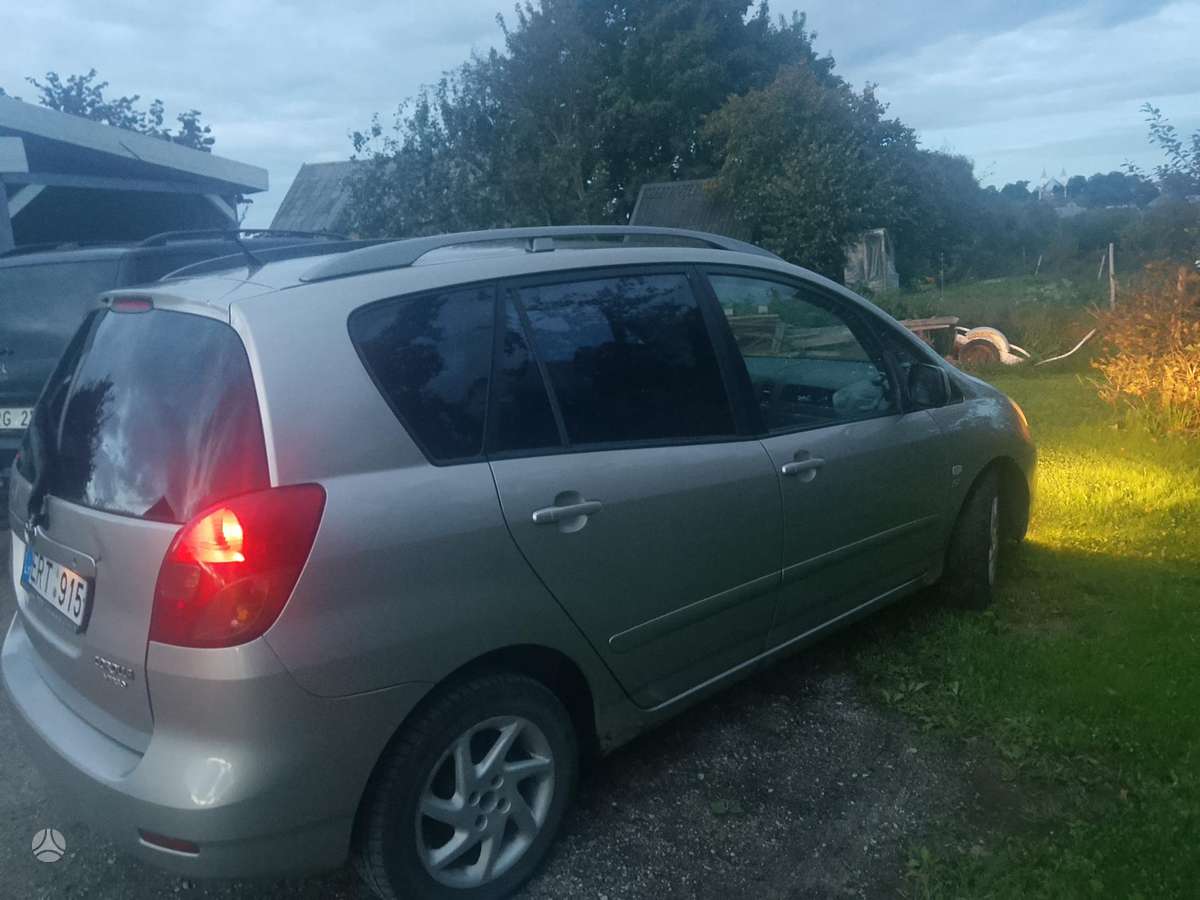 Toyota Corolla Verso - 3