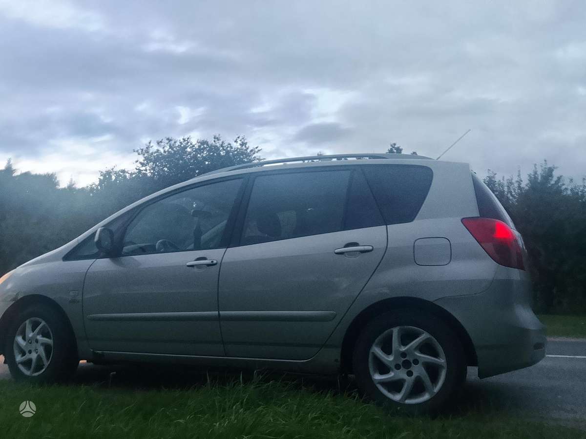 Toyota Corolla Verso - 5
