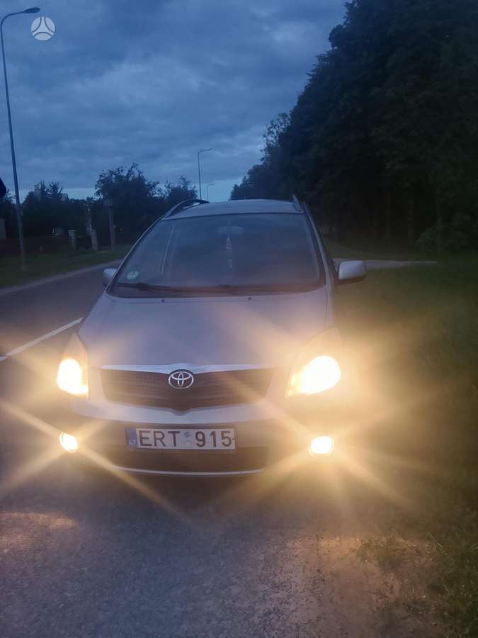 Toyota Corolla Verso - 6
