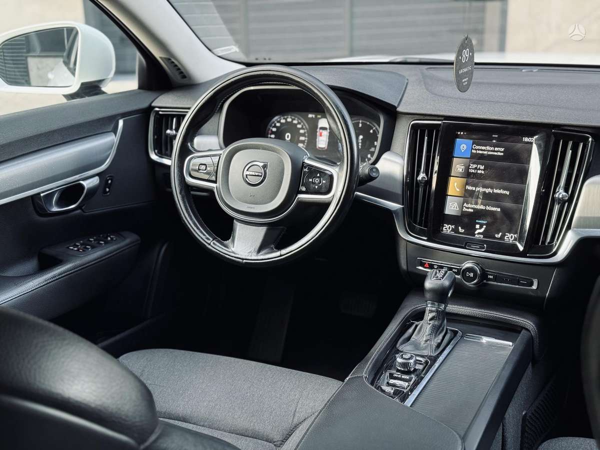 Volvo V90 - 2