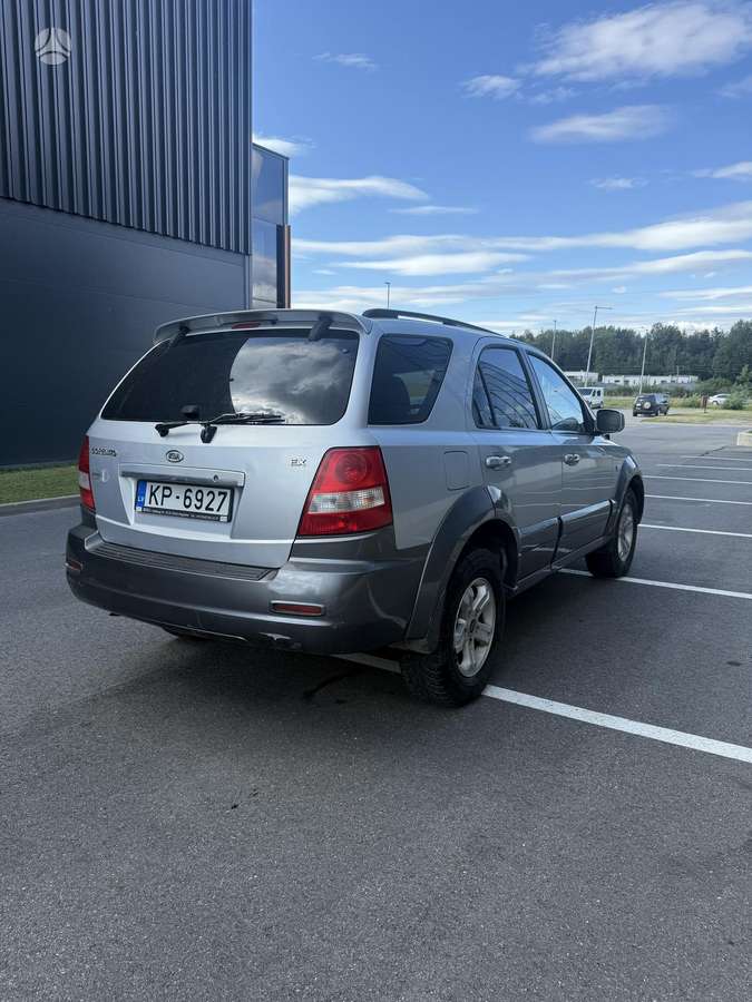 KIA Sorento - 4