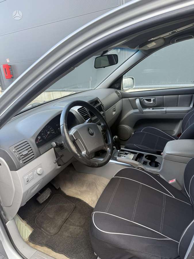 KIA Sorento - 8