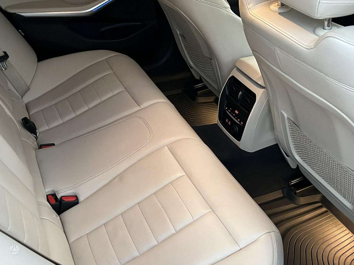 BMW 320, 2.0 l., Седан