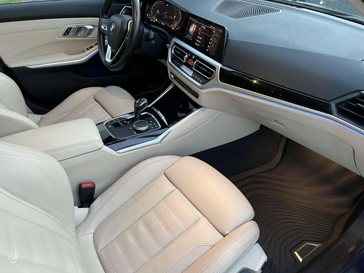 BMW 320, 2.0 l., Седан