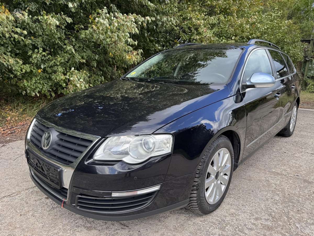 Volkswagen Passat - 1