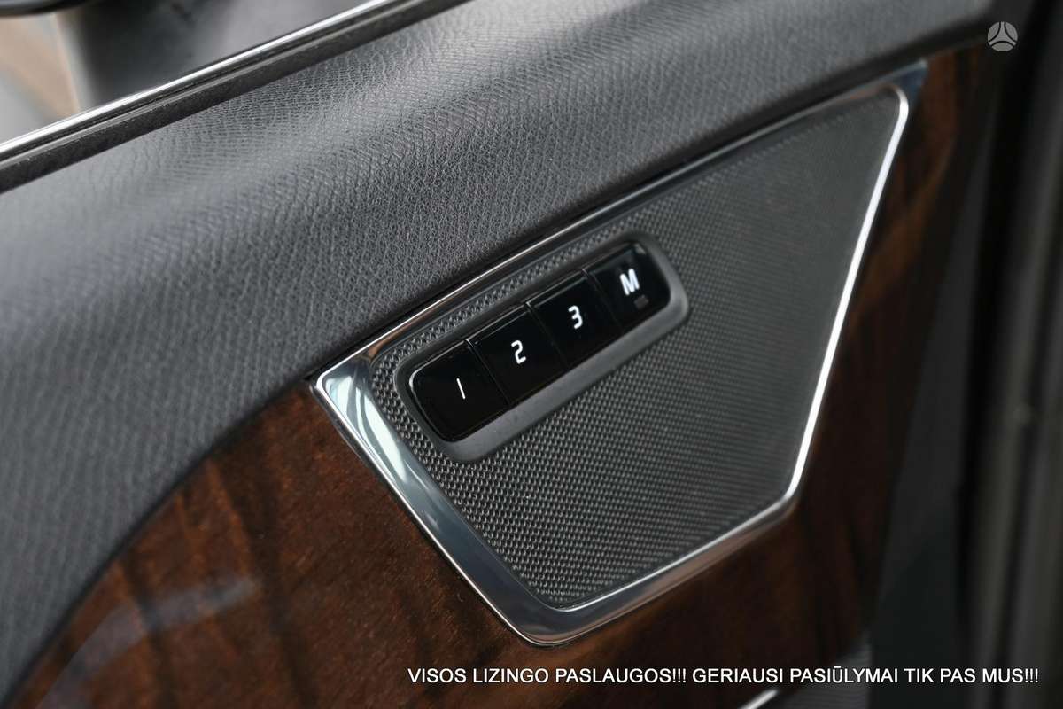 Volvo XC90, 2.0 l., off-road / crossover