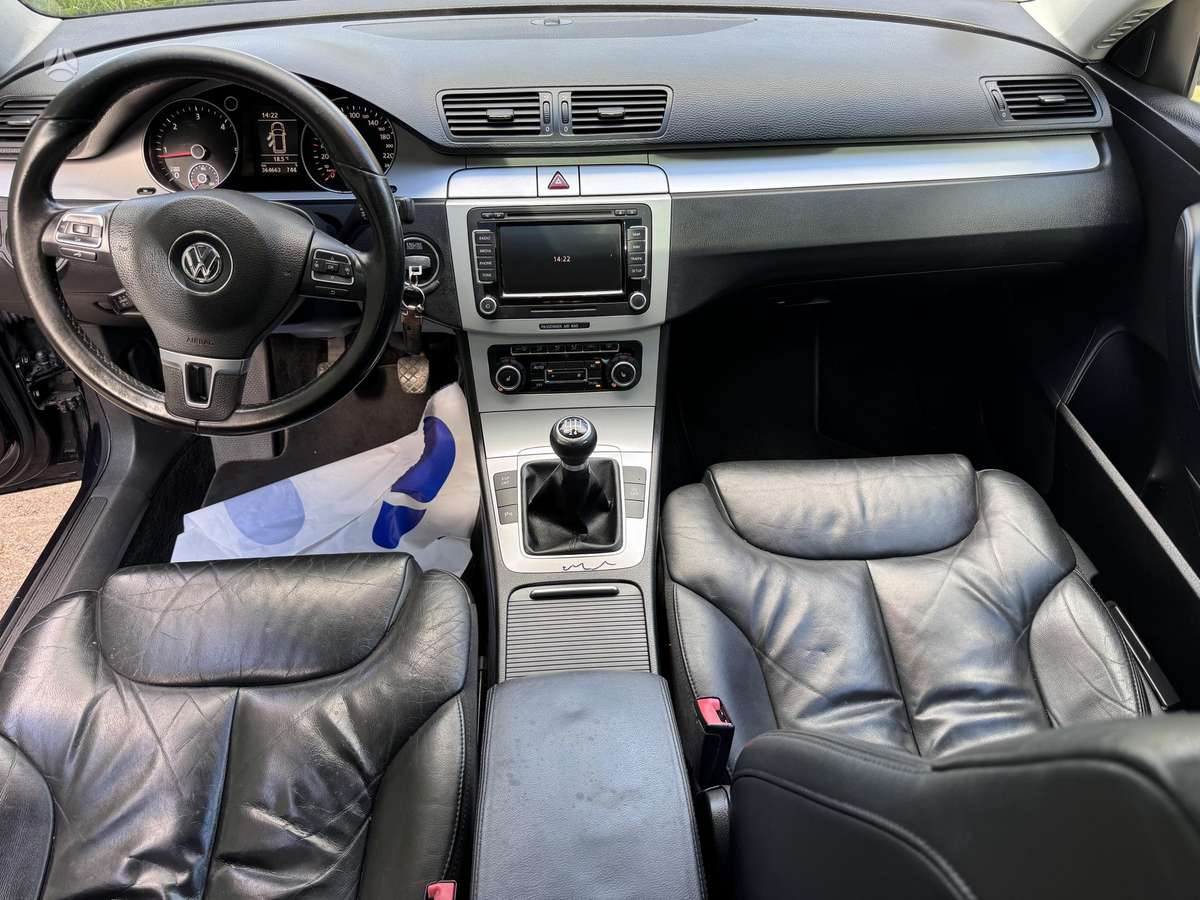 Volkswagen Passat - 12