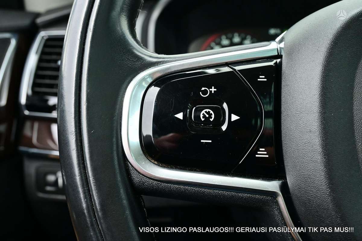 Volvo XC90, 2.0 l., off-road / crossover