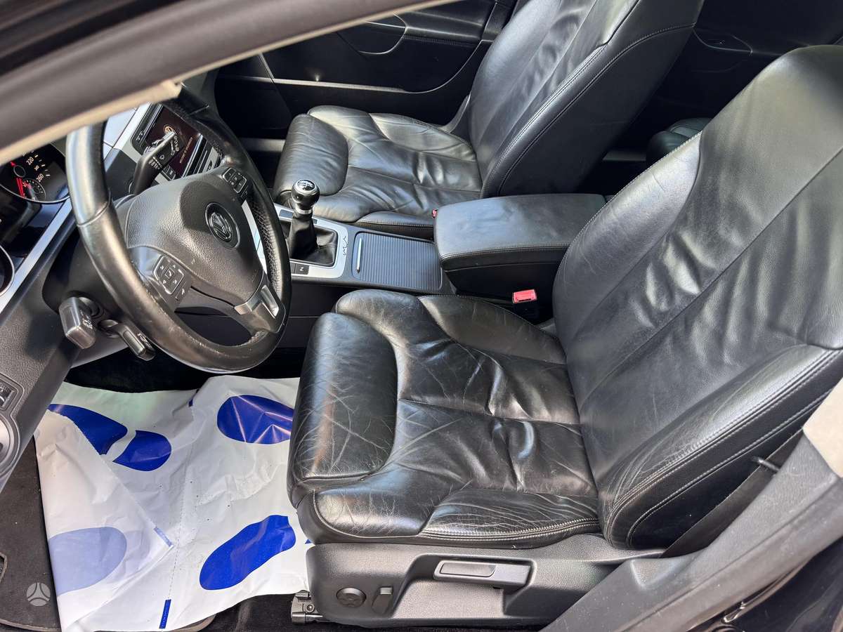 Volkswagen Passat - 11