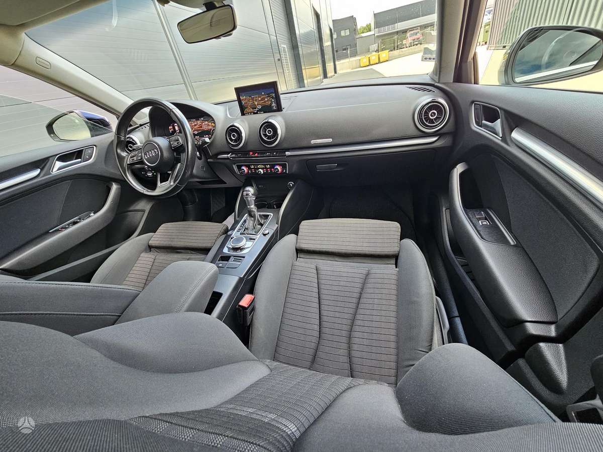 Audi A3, 1.6 l., hatchback