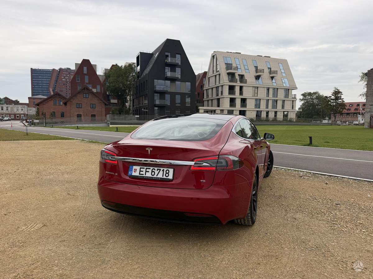 Tesla Model S, 75 kWh, hečbekas