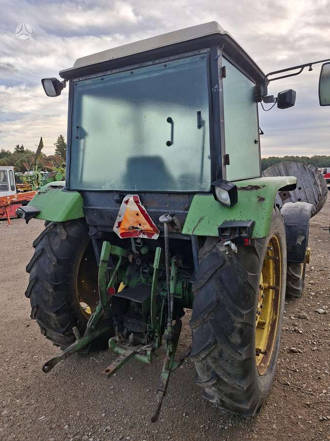 John Deere 2140, traktori