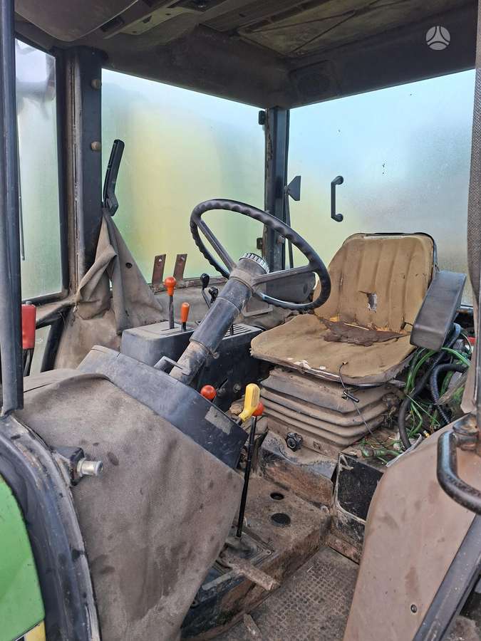 John Deere 2140, traktori