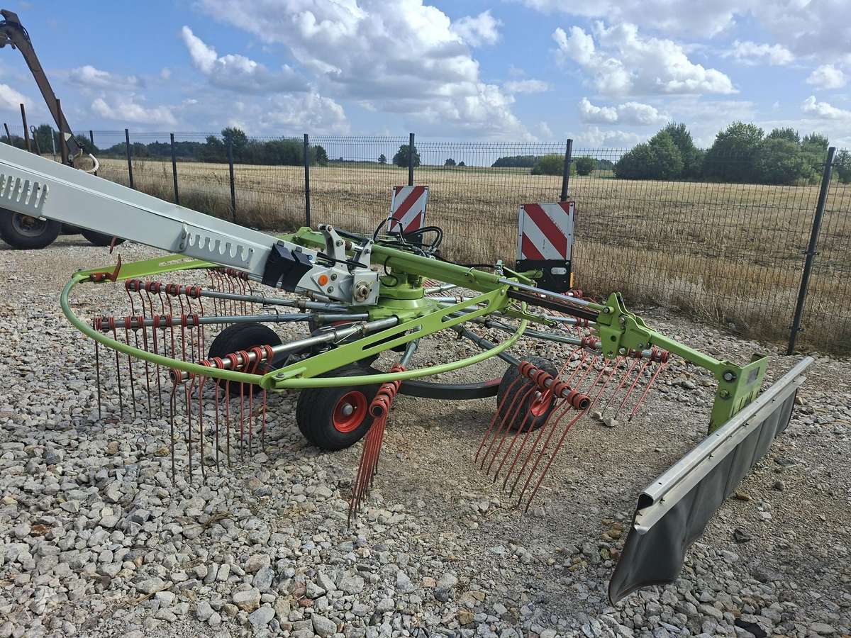 Claas Liner 750 Twin, rakes