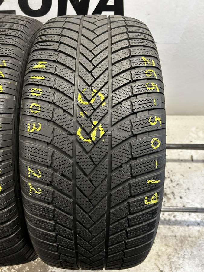 Bridgestone Blizzak LM005, winter 265/50 R19