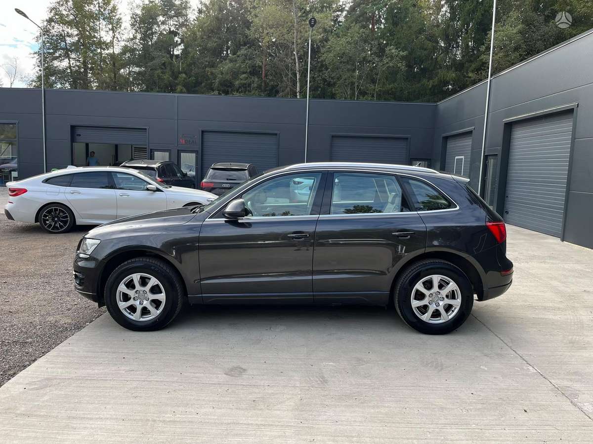 Audi Q5, 2.0 l., Внедорожник / Кроссовер