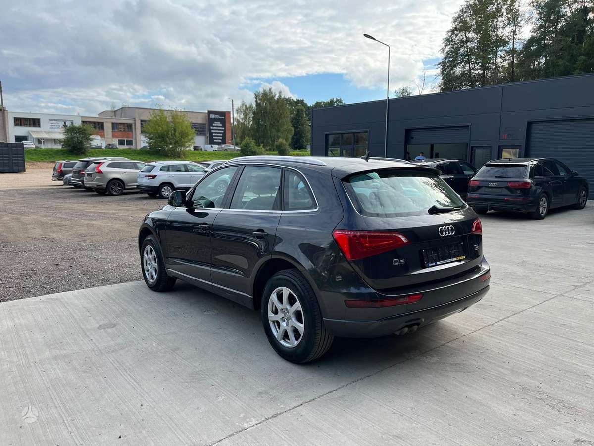 Audi Q5, 2.0 l., Внедорожник / Кроссовер