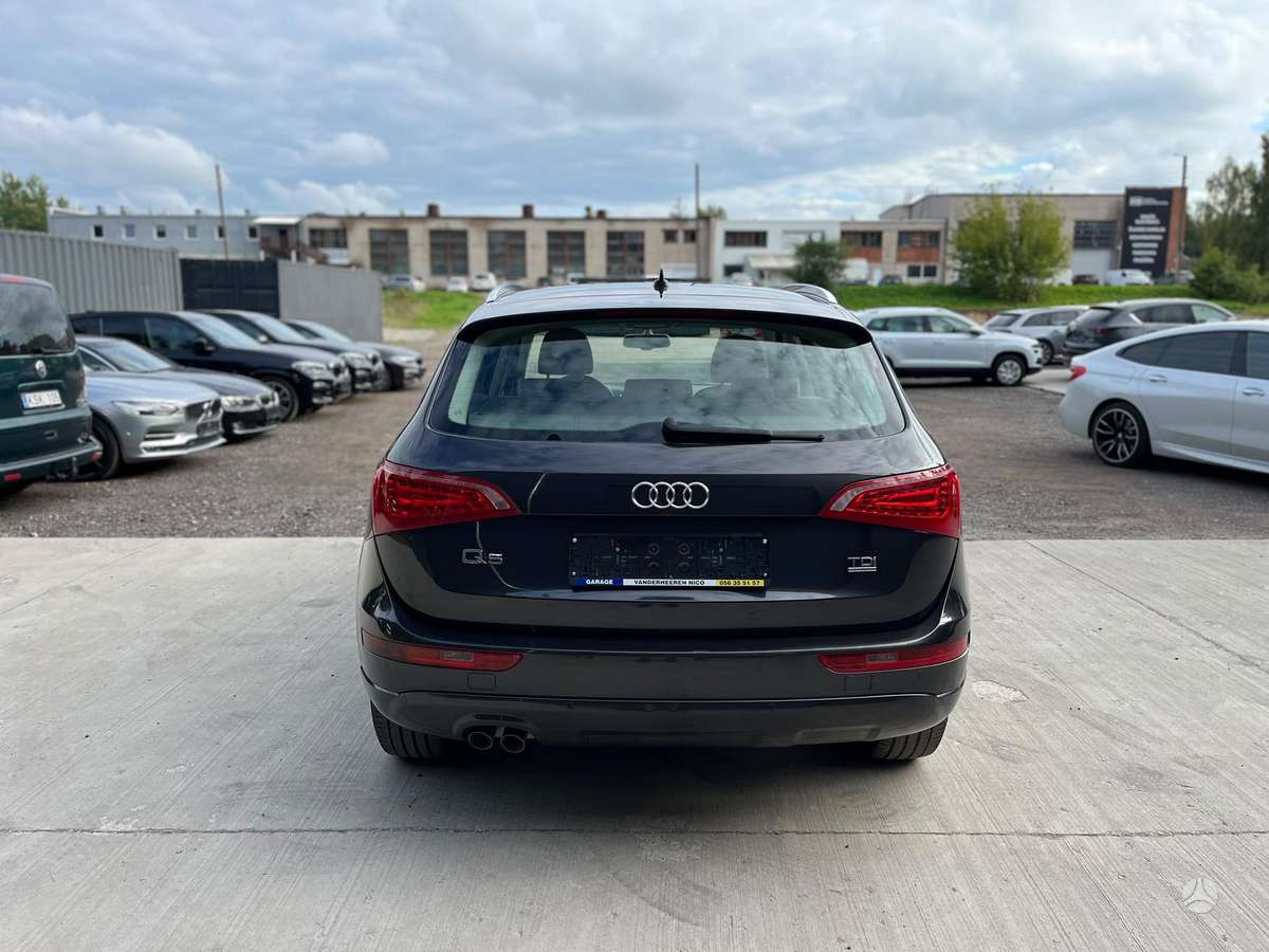 Audi Q5, 2.0 l., off-road / crossover