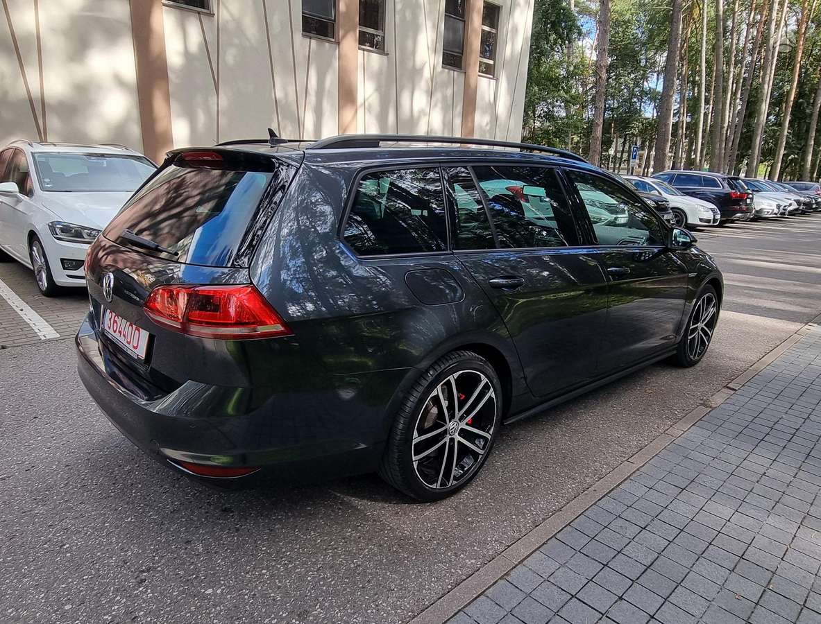 Volkswagen Golf - 5